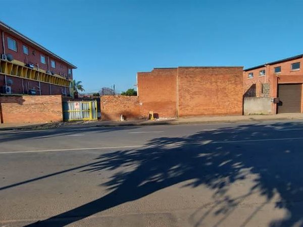 952  m² Commercial space