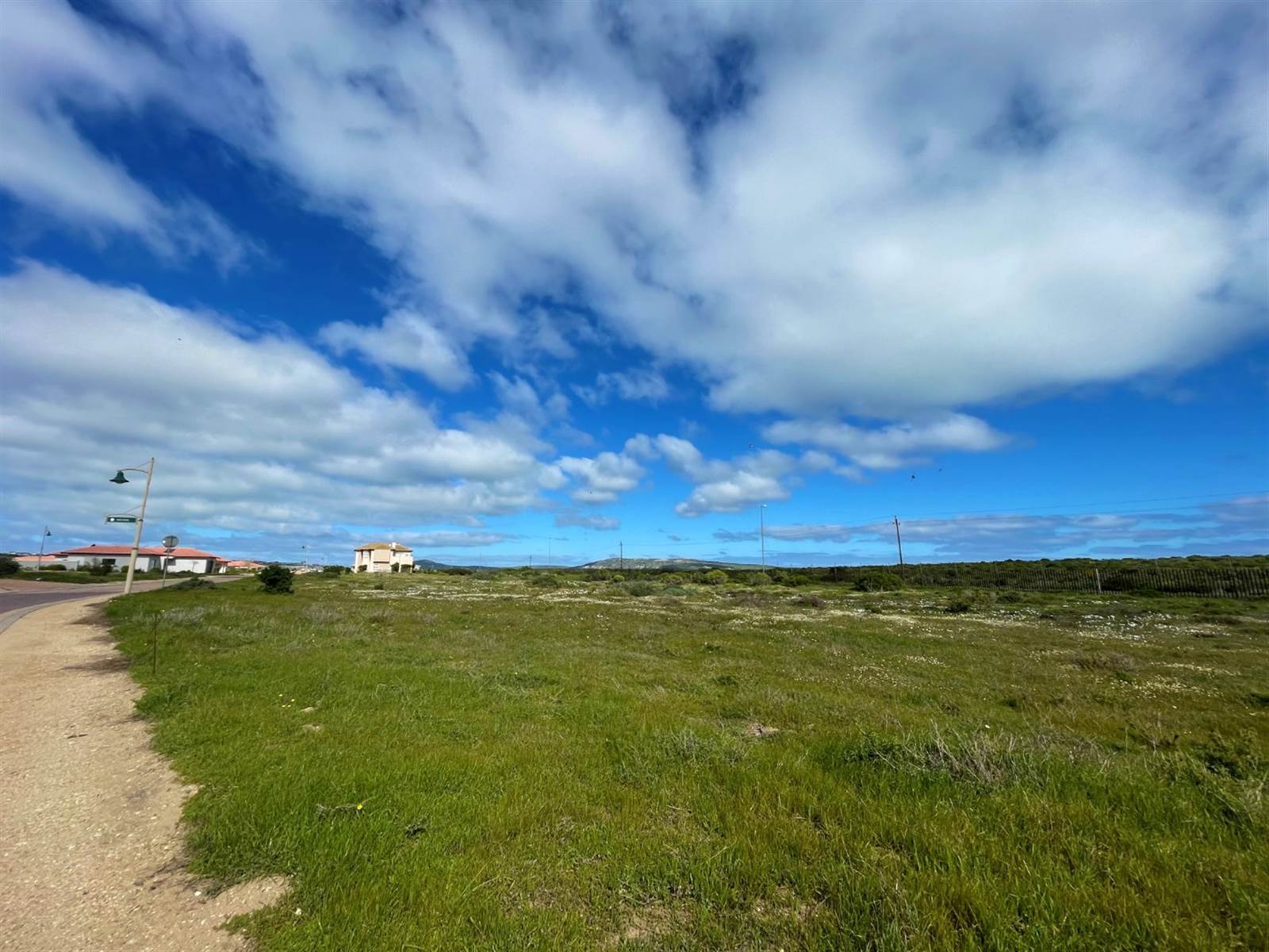 745 m² Land available in Langebaan Country Estate photo number 6