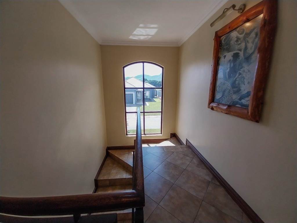 3 Bed House in Hartbeespoort Dam photo number 6