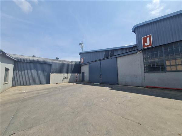 1 200  m² Industrial space