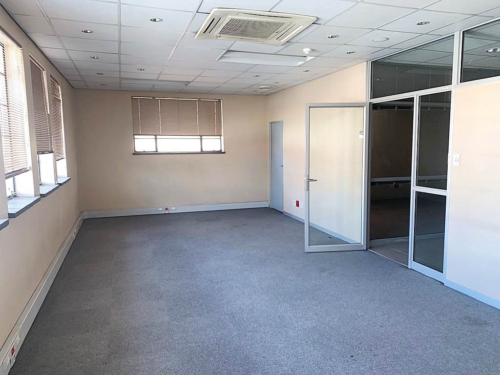 800  m² Commercial space in Bloemfontein photo number 27