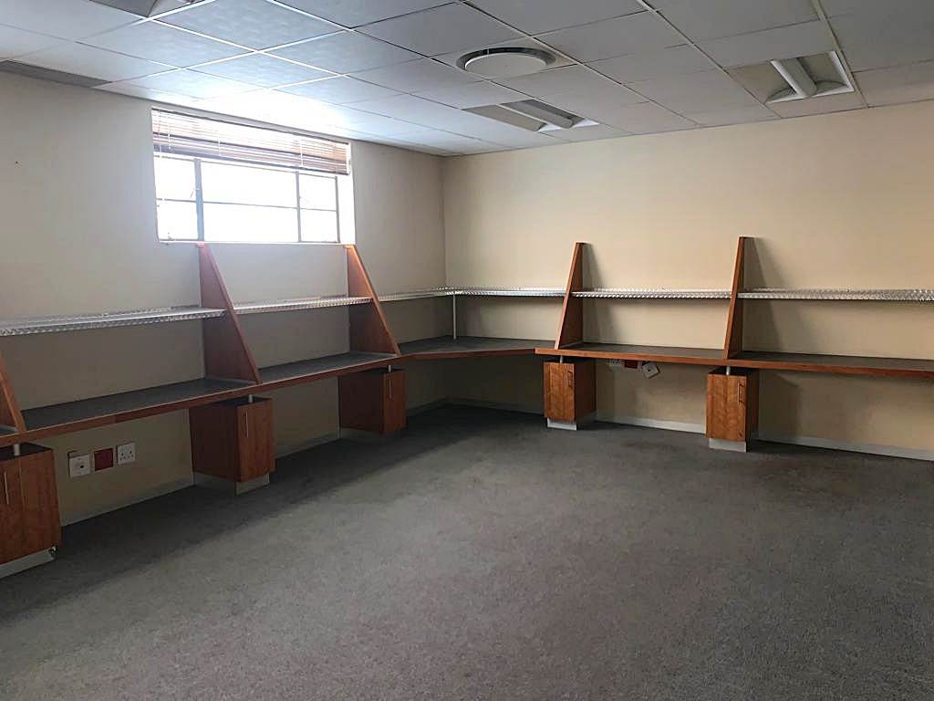 800  m² Commercial space in Bloemfontein photo number 17