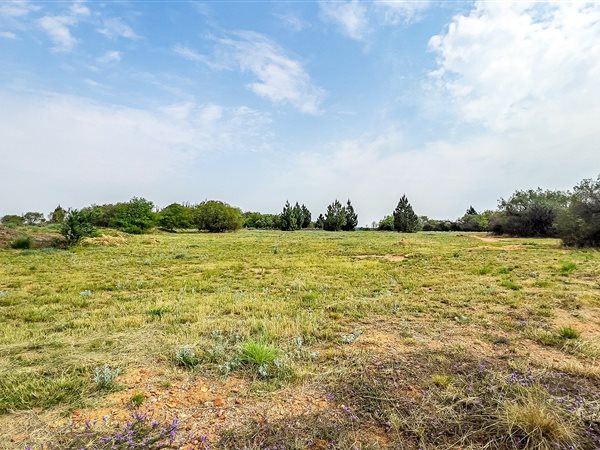 4 812 m² Land