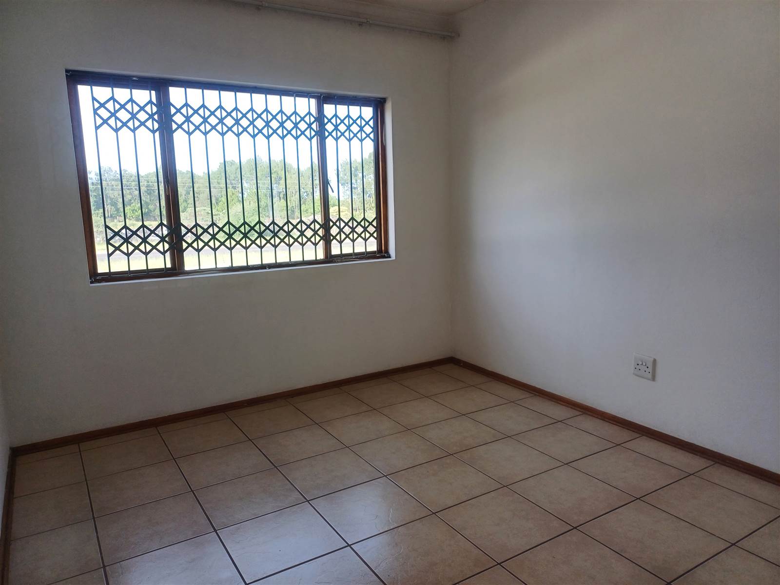 2 Bed Apartment in Hesteapark photo number 14