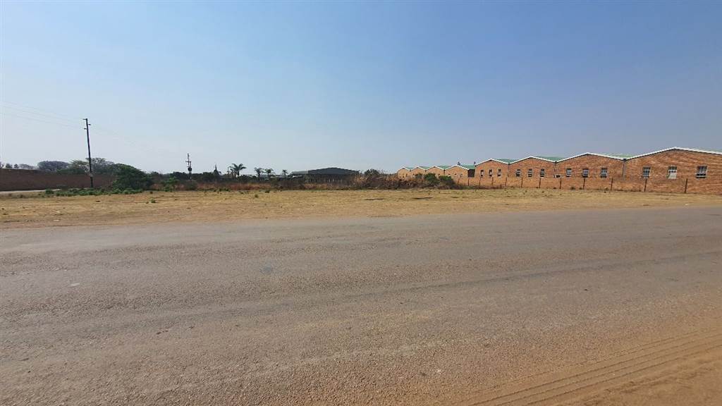 1 ha Land available in Derdepoort photo number 2