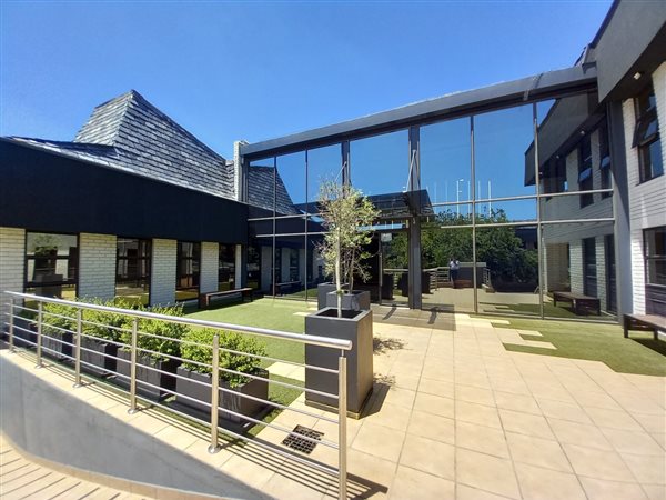 252  m² Commercial space