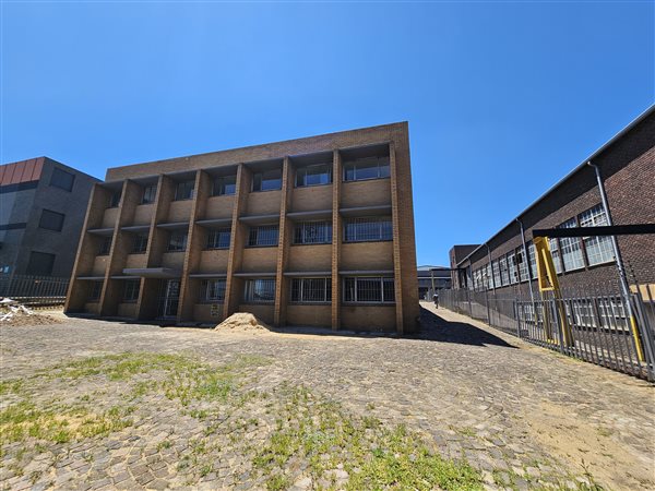 1136  m² Industrial space in Wynberg