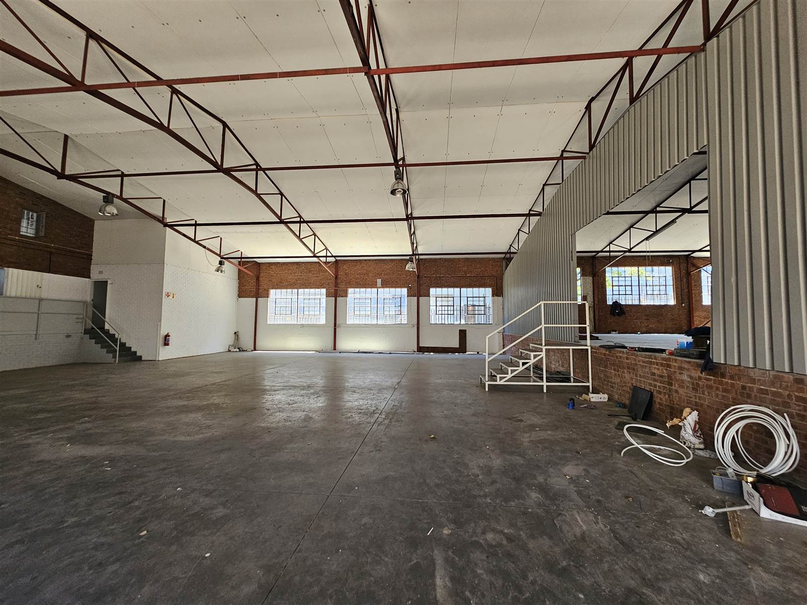 1136  m² Industrial space in Wynberg photo number 3