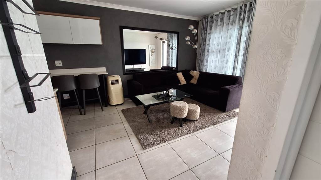 1 Bed Apartment in Hazeldean (Silverlakes Surroundings) photo number 16