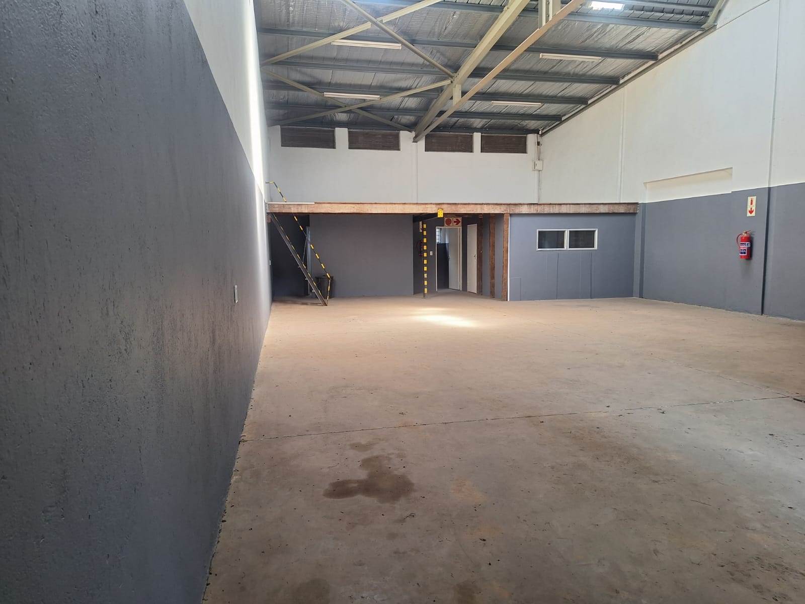 261  m² Commercial space in Nelspruit Central photo number 2