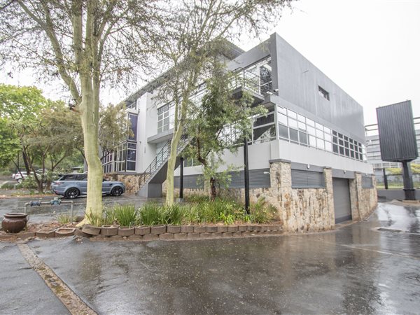 2800  m² Commercial space in Parkmore