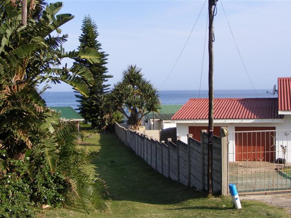 970 m² Land available in Port Edward