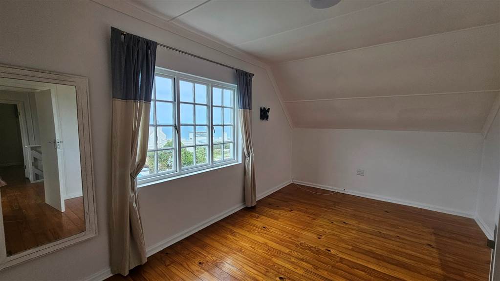 2 Bed House to rent in Brenton on Sea RR4199629 Private Property