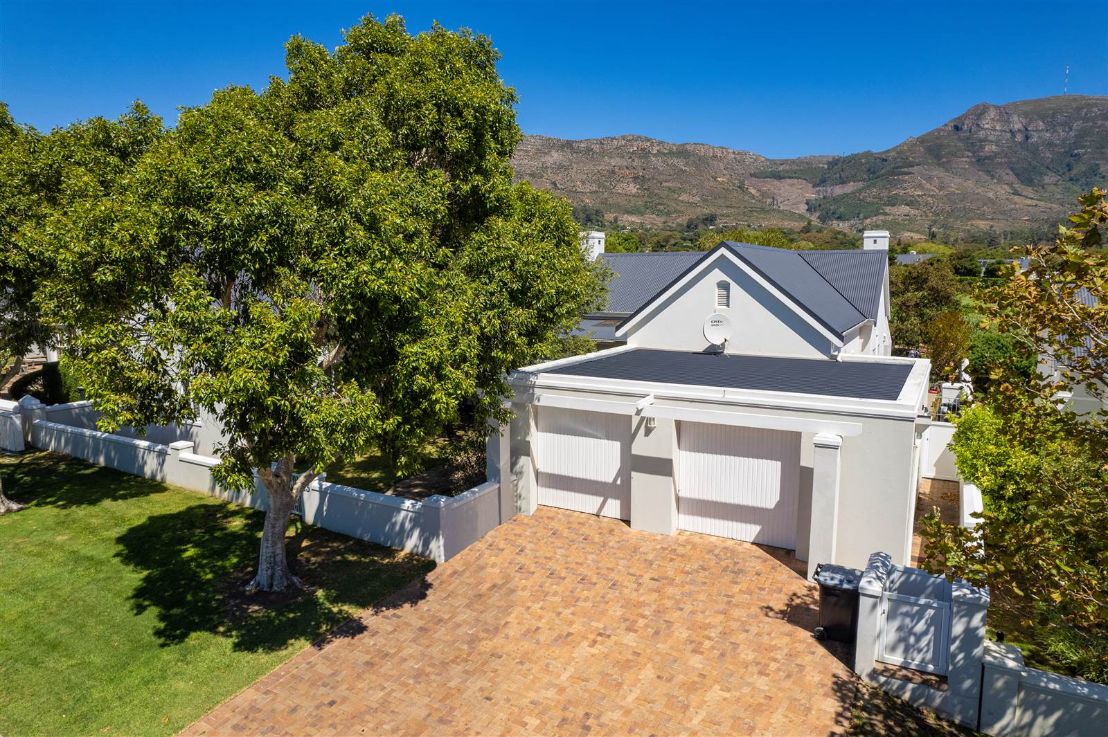 4 Bed House in Steenberg Golf Estate photo number 15