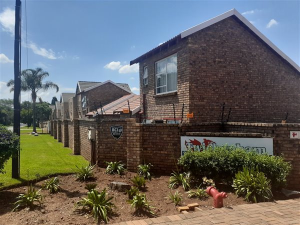2 Bedroom Townhouse 2 Bedroom Townhouse