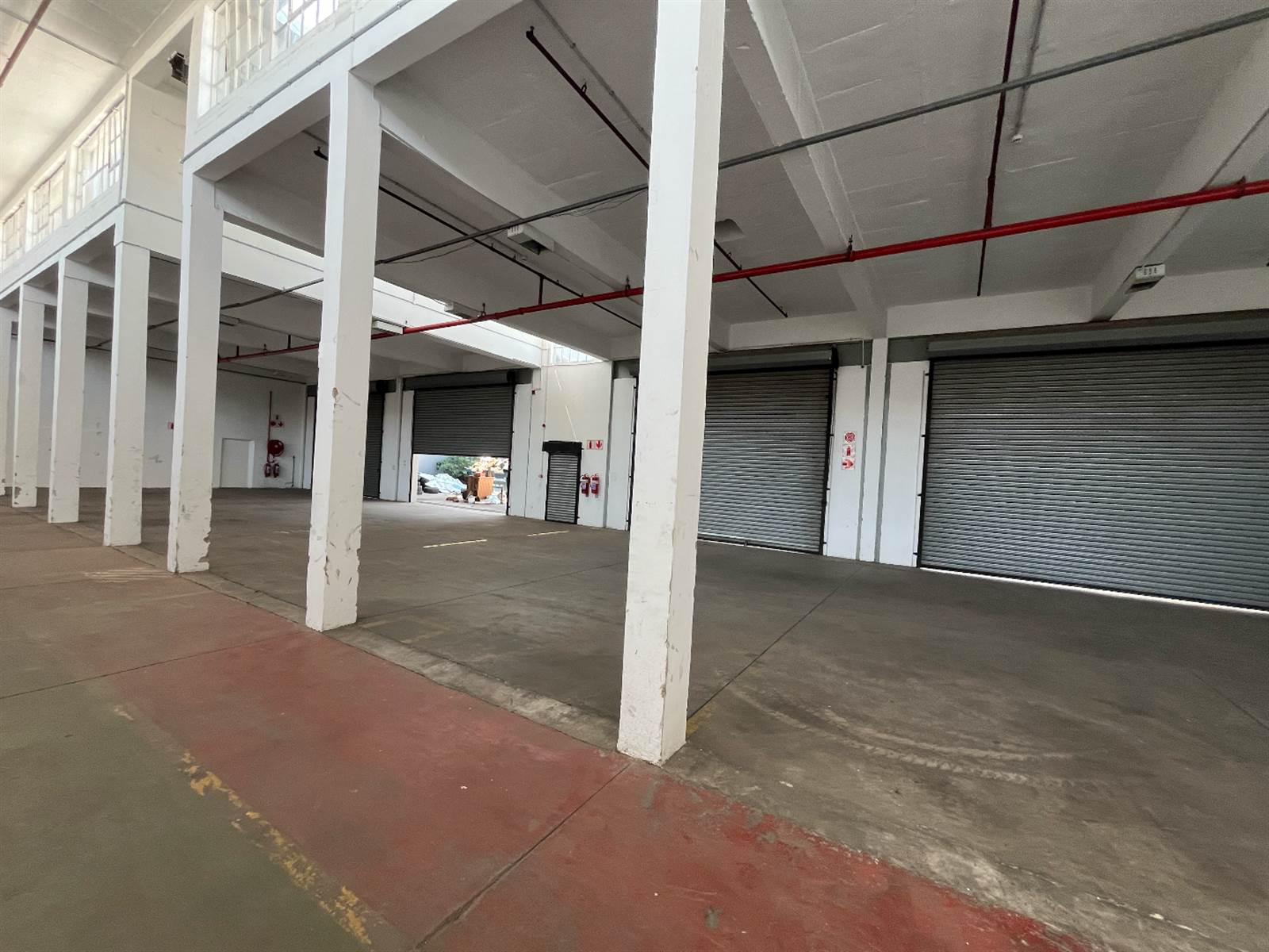 1369  m² Commercial space in Benoni South photo number 6