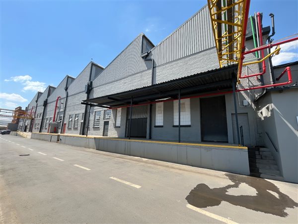1369  m² Commercial space