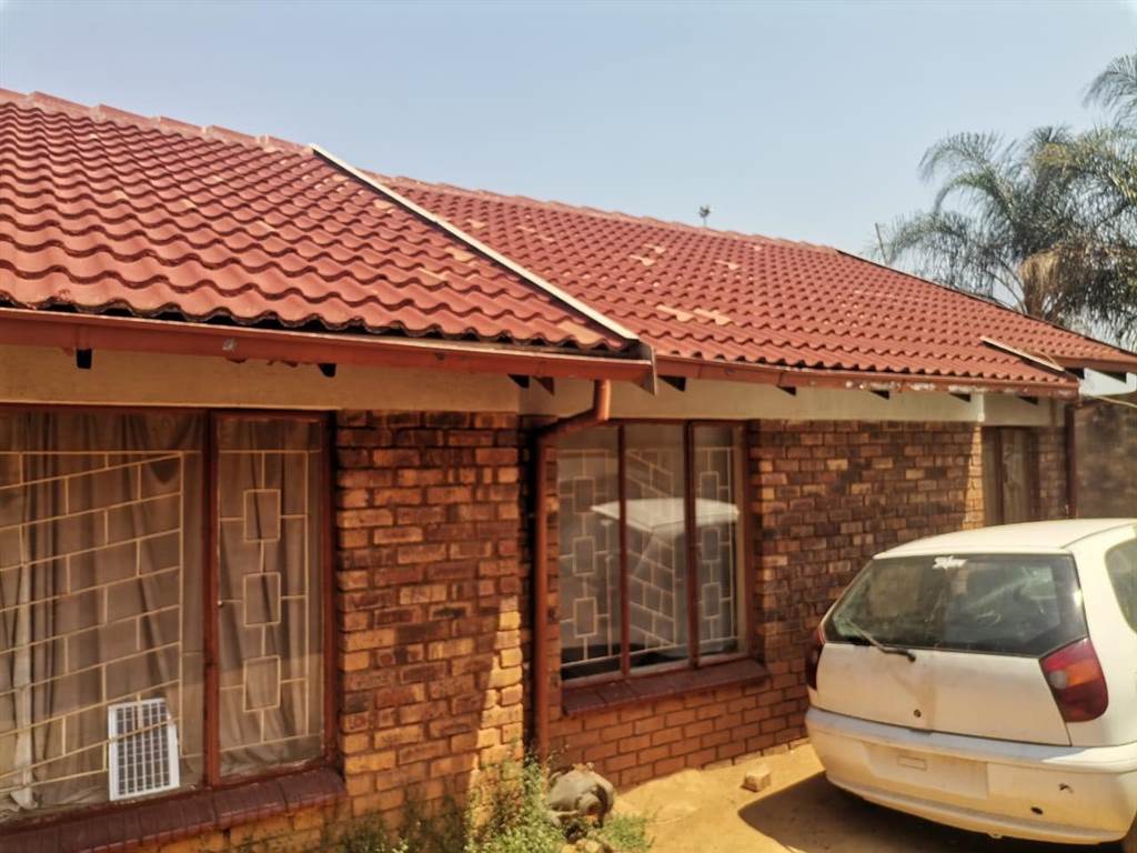 3 Bed House in Mamelodi West photo number 10