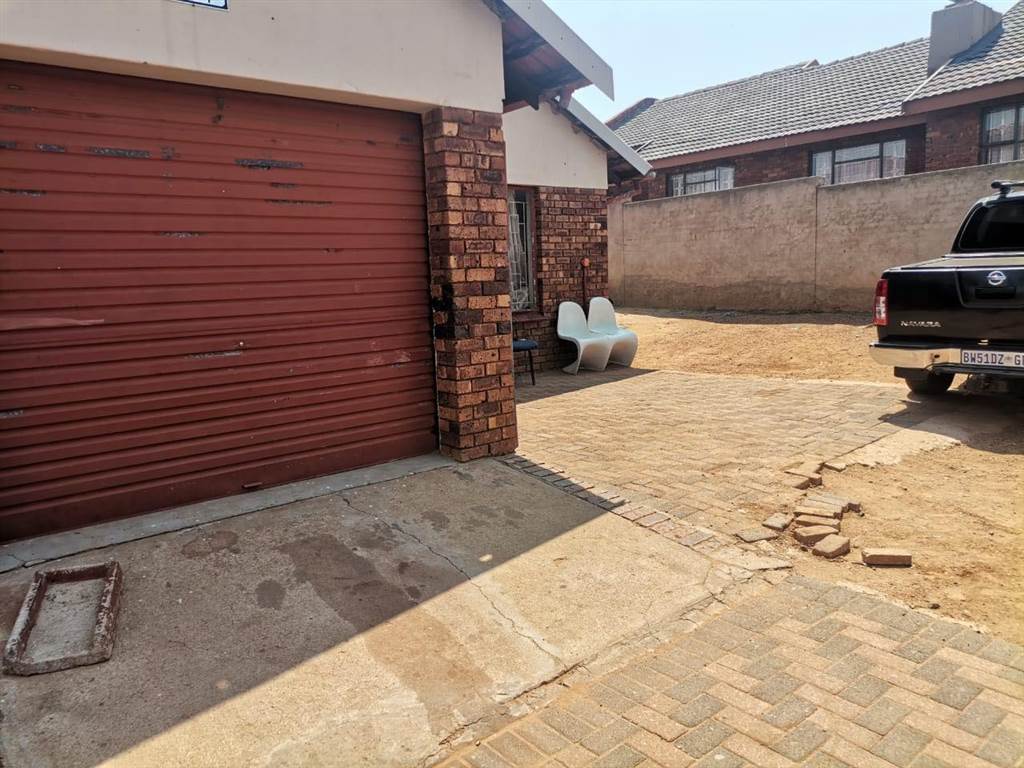 3 Bed House in Mamelodi West photo number 8