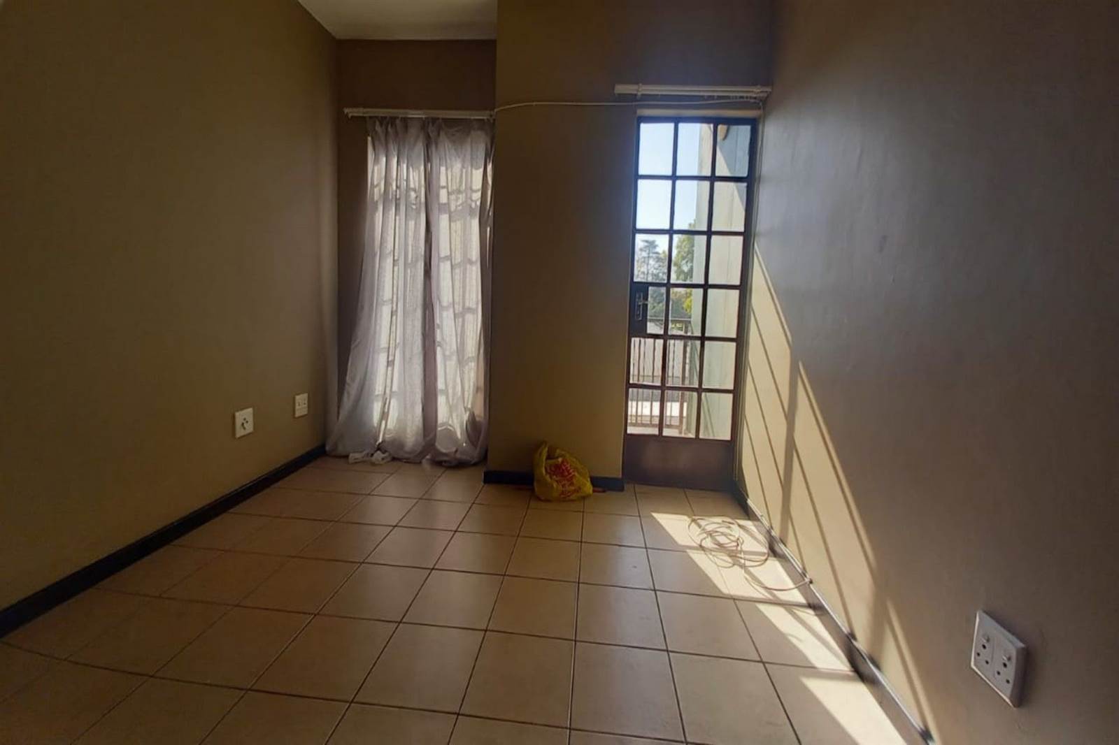 1 Bed Apartment in Witbank Central photo number 8