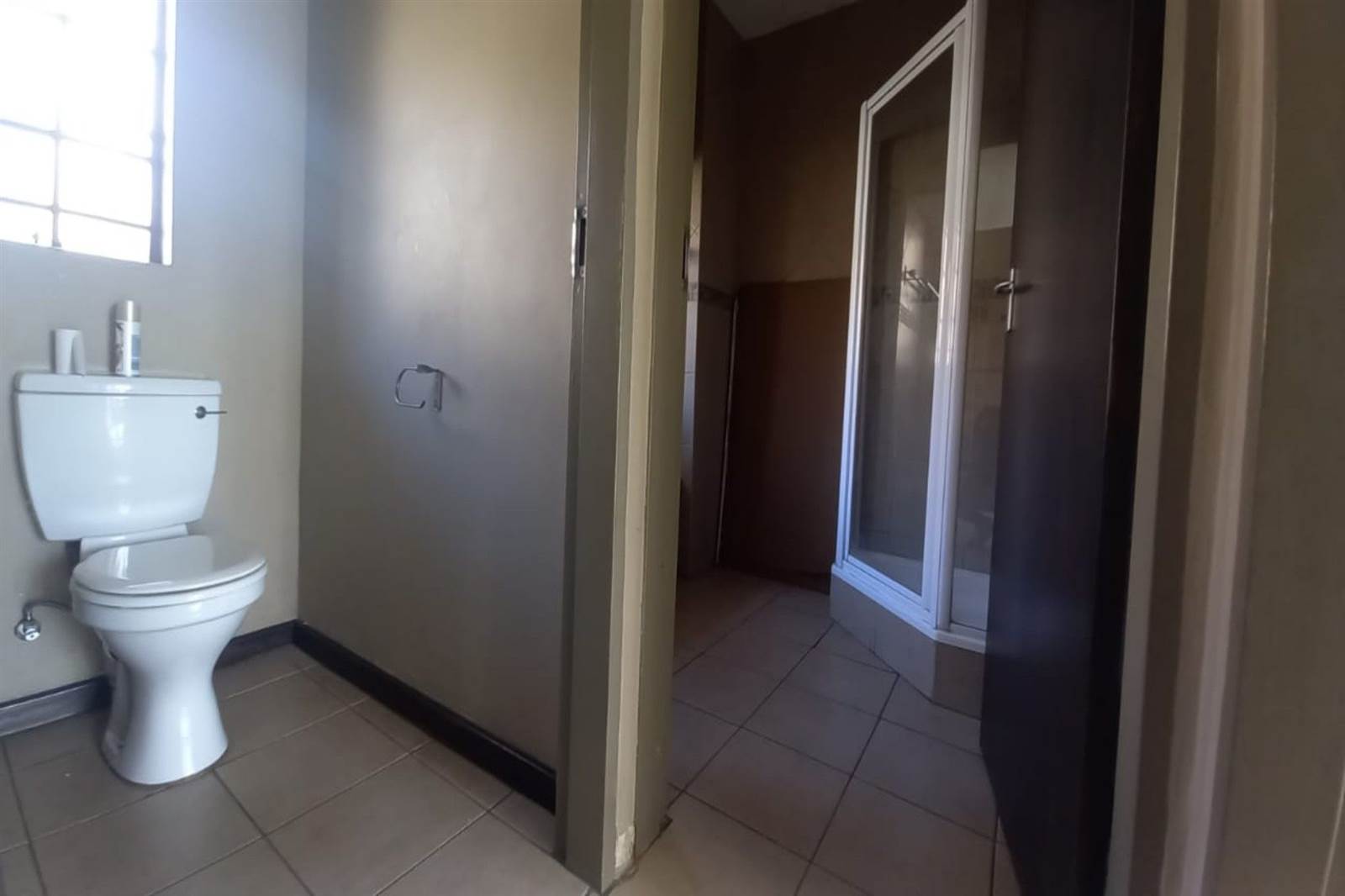 1 Bed Apartment in Witbank Central photo number 5