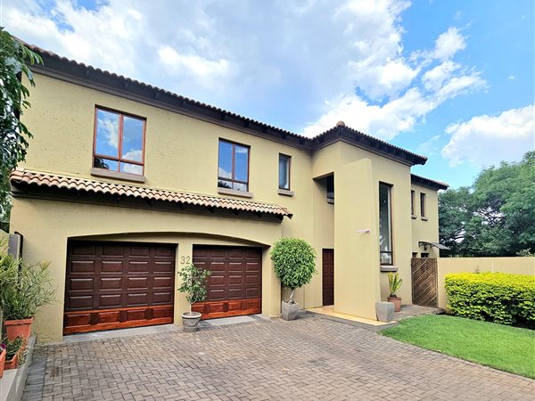 4 Bed House in Highveld