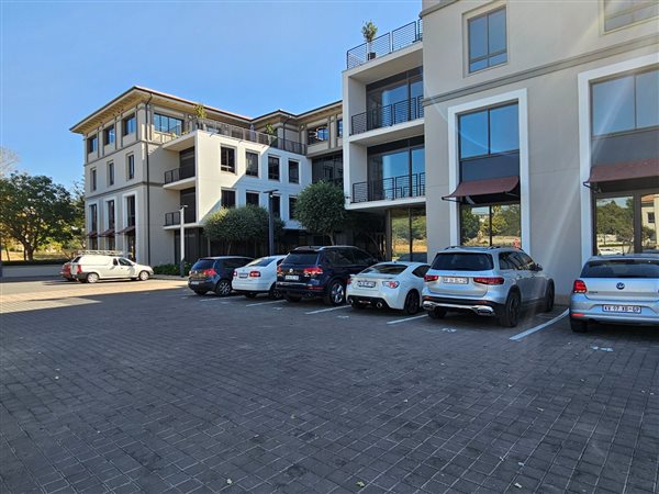 249  m² Commercial space