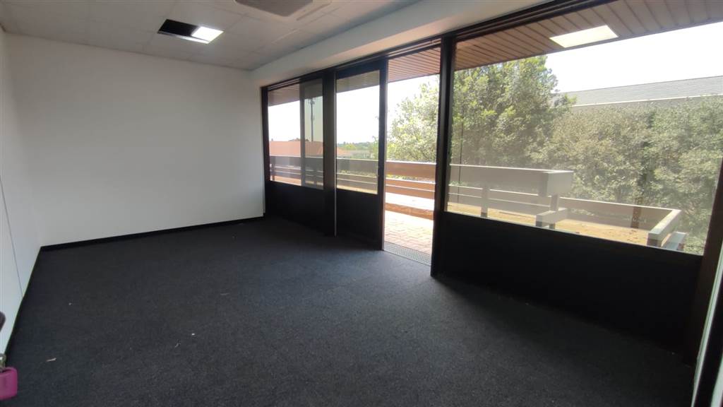 532  m² Commercial space in Bedfordview photo number 18