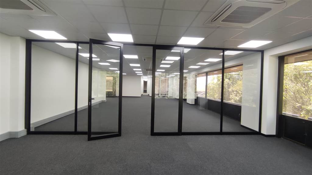 532  m² Commercial space in Bedfordview photo number 20