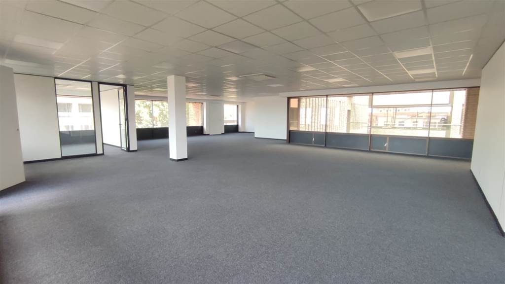 532  m² Commercial space in Bedfordview photo number 23