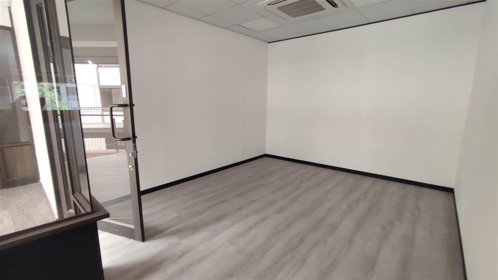 532  m² Commercial space in Bedfordview photo number 22