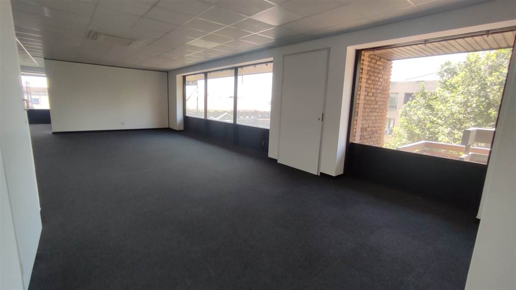 532  m² Commercial space in Bedfordview photo number 16