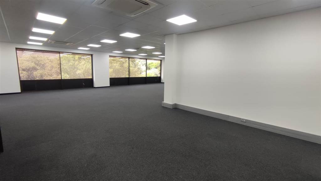 532  m² Commercial space in Bedfordview photo number 12