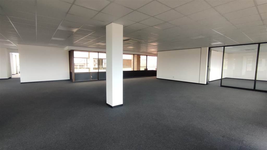 532  m² Commercial space in Bedfordview photo number 19