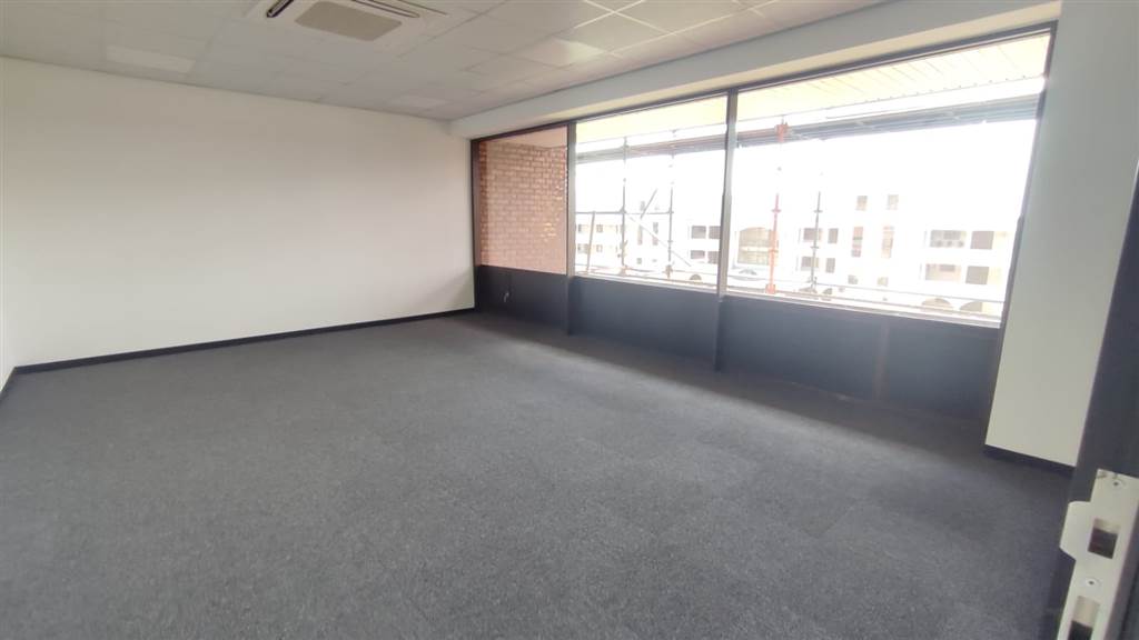 532  m² Commercial space in Bedfordview photo number 26
