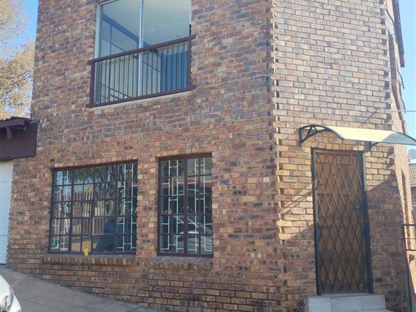 2 Bedroom Duplex 2 Bedroom Duplex