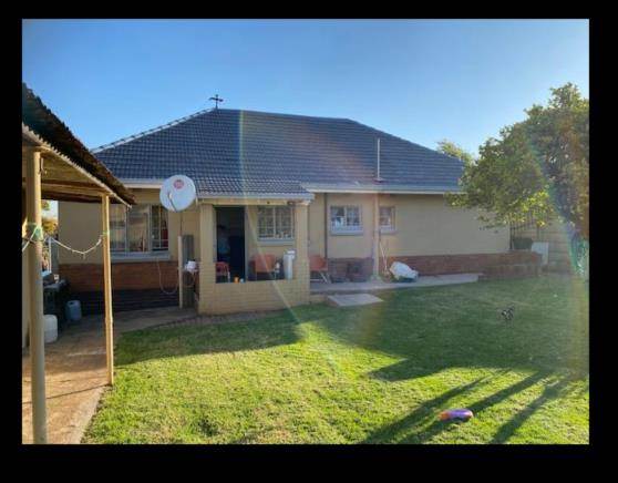 3 Bed House in Germiston Central photo number 15
