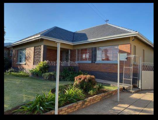 3 Bed House in Germiston Central photo number 2