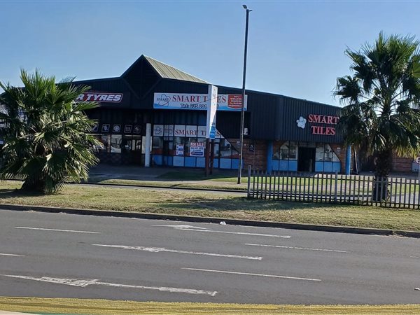 700 m² Retail Space 700 m² Retail Space