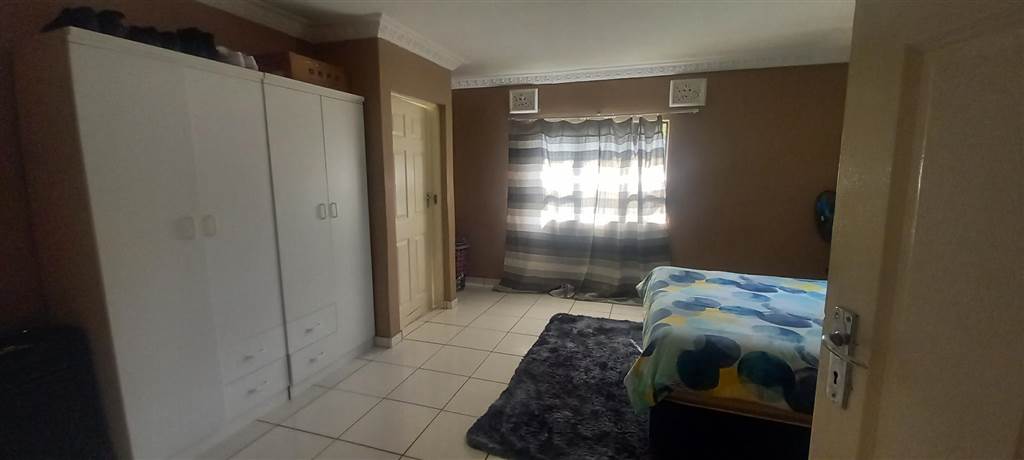 3 Bed House in Ntuzuma photo number 10