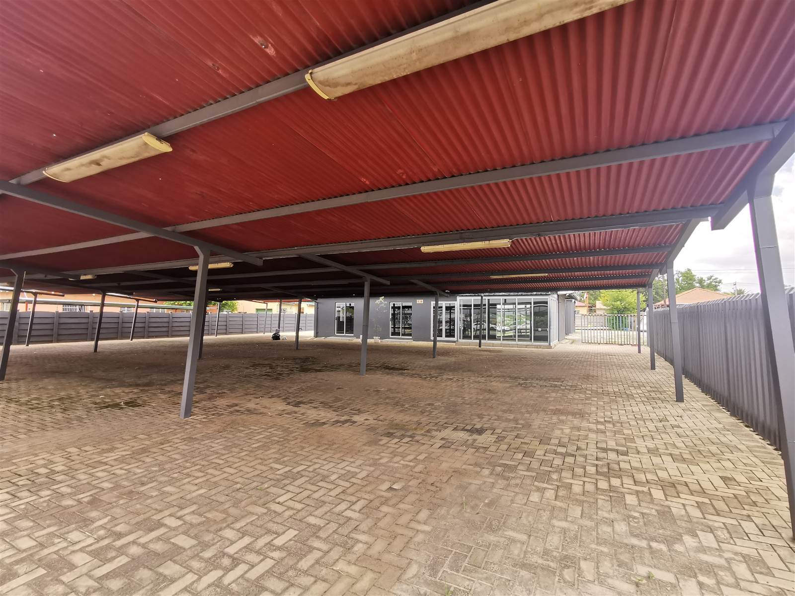1487  m² Commercial space in Freemanville photo number 1