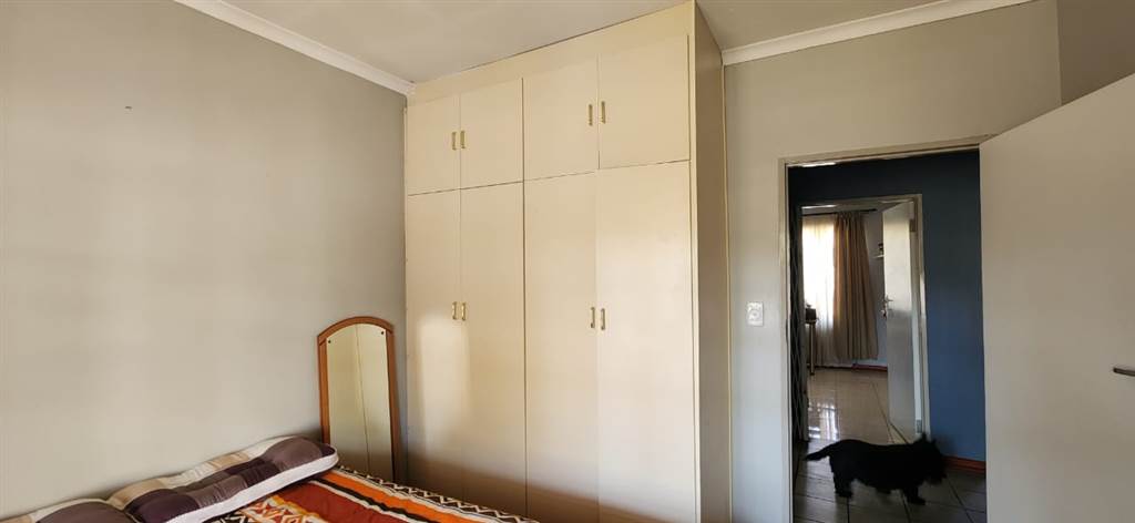 3 Bed Townhouse in Standerton Central photo number 8