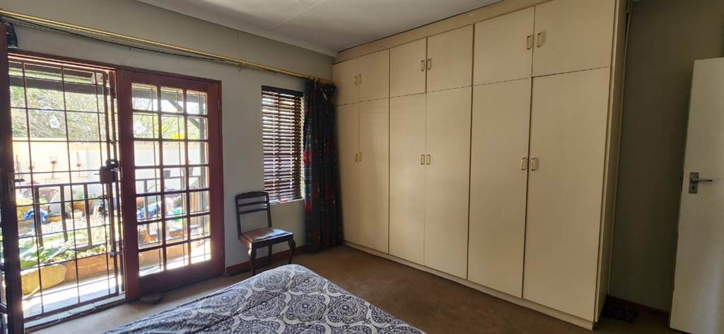 3 Bed Townhouse in Standerton Central photo number 7