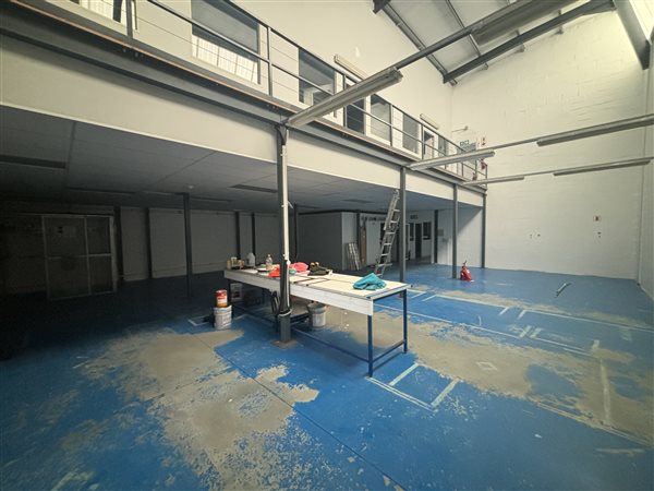 455 m² Industrial space 455 m² Industrial space