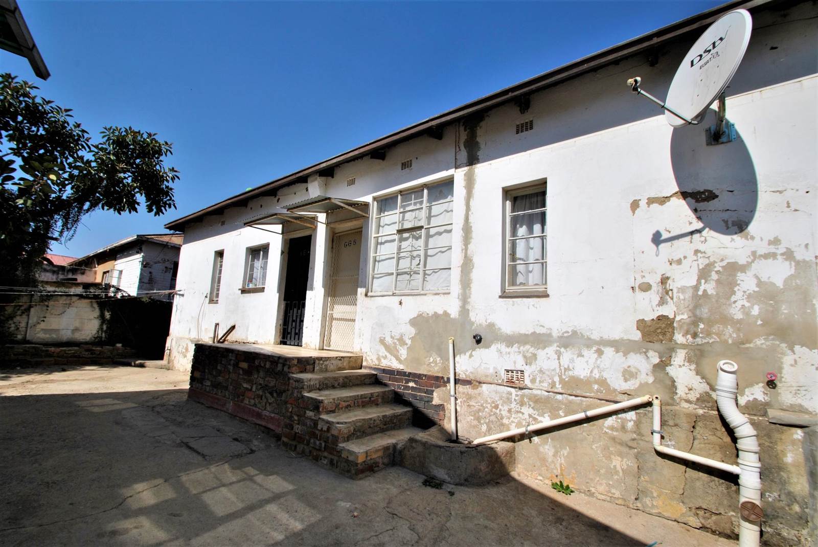 13 Bed House in Turffontein photo number 2