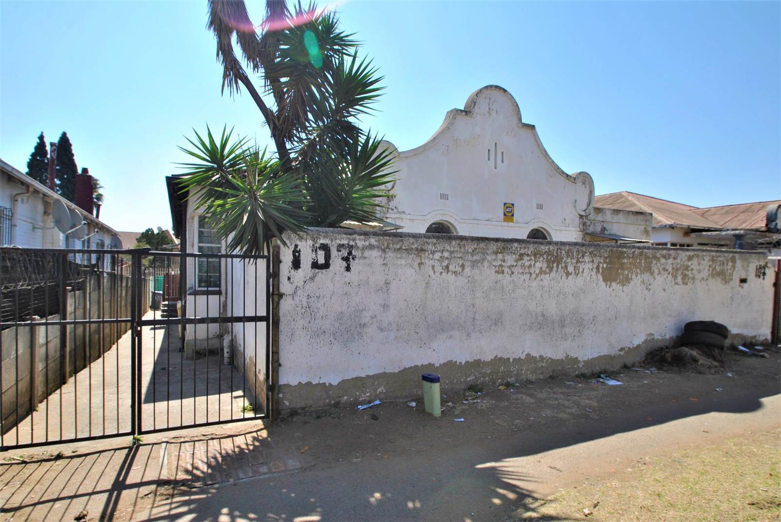 13 Bed House in Turffontein photo number 1