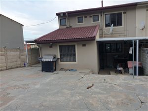 4 Bed House in Longcroft