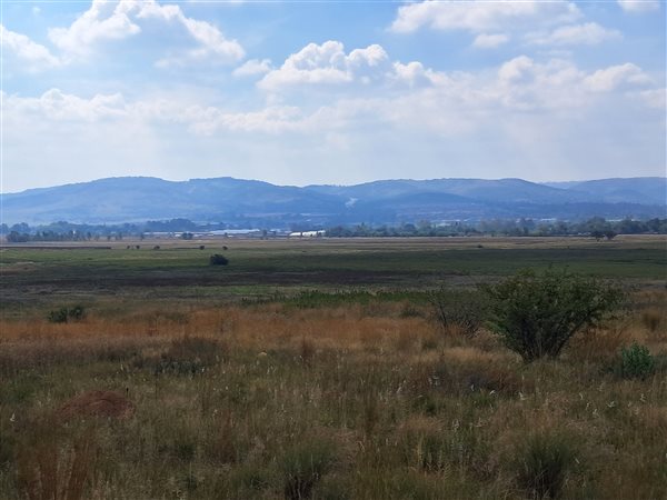 8.8 ha Land available in Eikenhof