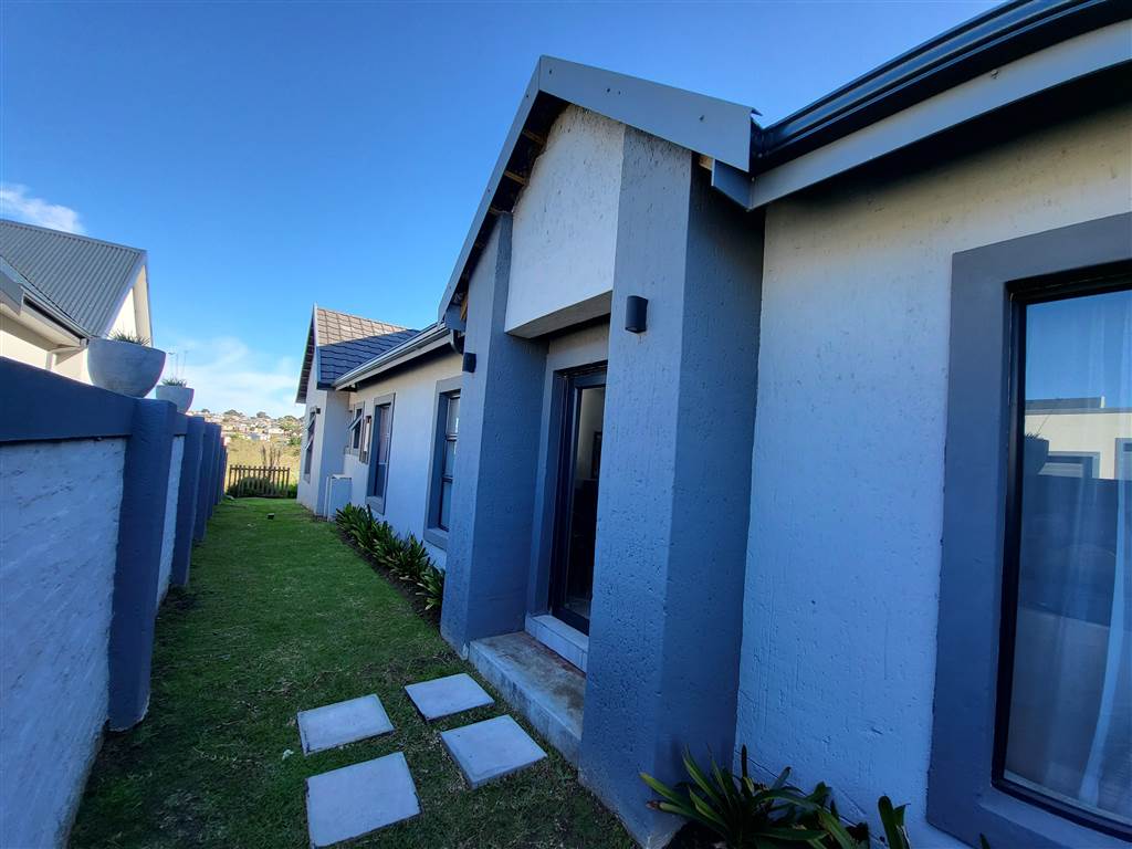 5 Bed House for sale in Blue Mountain Village T4216095 Private Property