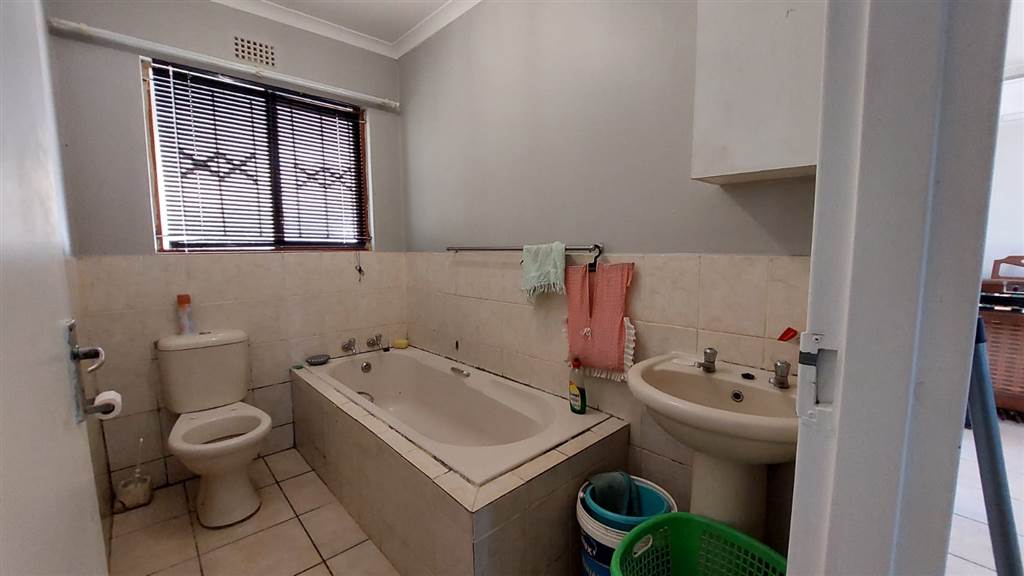 2 Bed House in Ngwelezana photo number 9